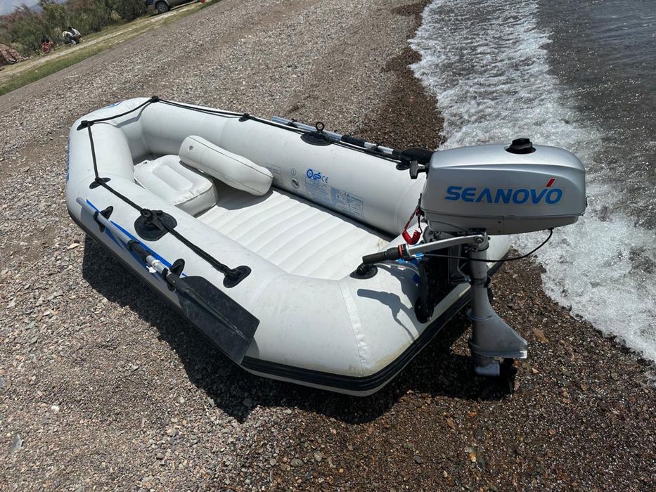 Продам лодку с мотором