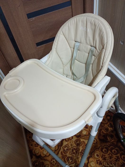 Стул для кормления ребенка