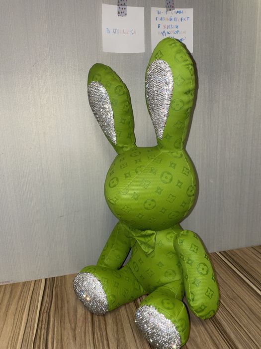Заяц louis vuitton оригинал