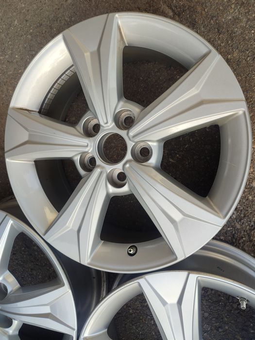 17" оригинални алуминиеви джанти за Toyota Chr,Corolla,Auris, Avencis.