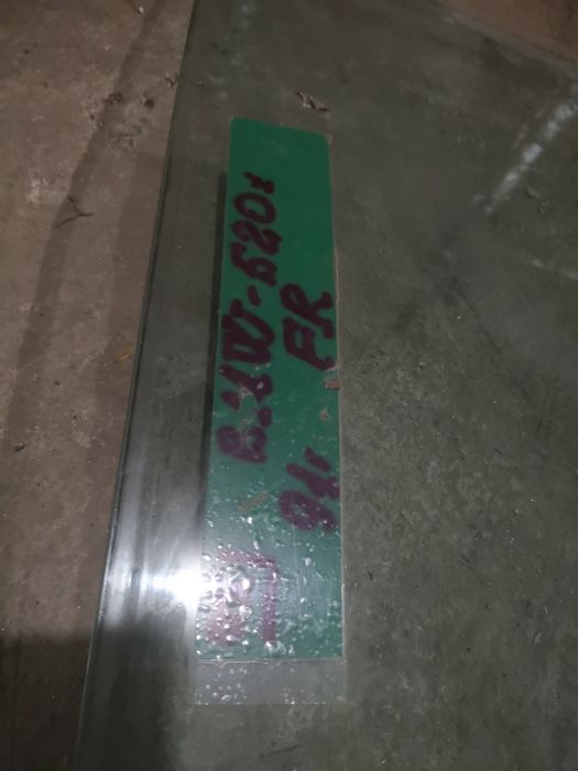 БМВ Е34, стекло правое переднее.