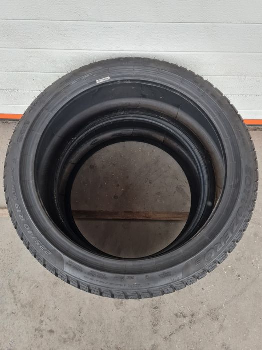 Зимни гуми 2 броя PIRELLI SottoZero3 225 40 R19 дот 4919