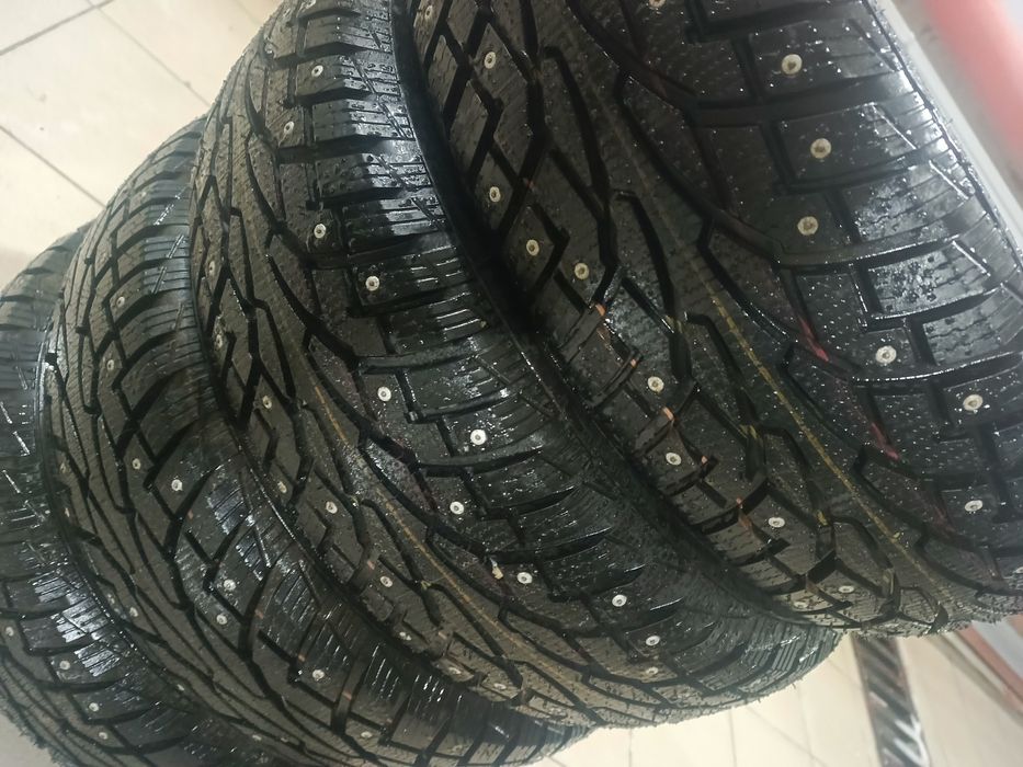 Продам зимний  шыны