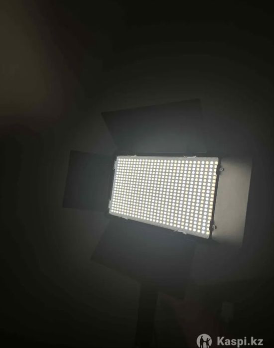 Продаю видео свет pro LED 600