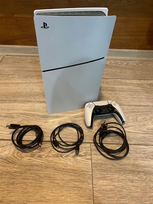 PlayStation5 - Slim, Stare perfecta, + Un controller original Ps5