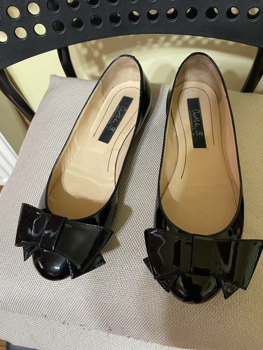 Pantofi din piele lacuita nr 37