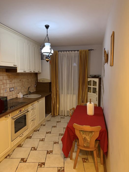 Inchiriez apartament