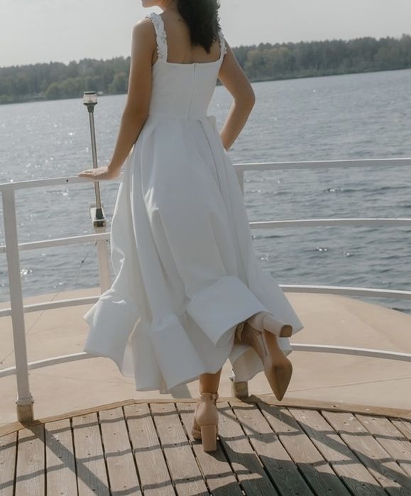 Продам красивое белое платье размер s