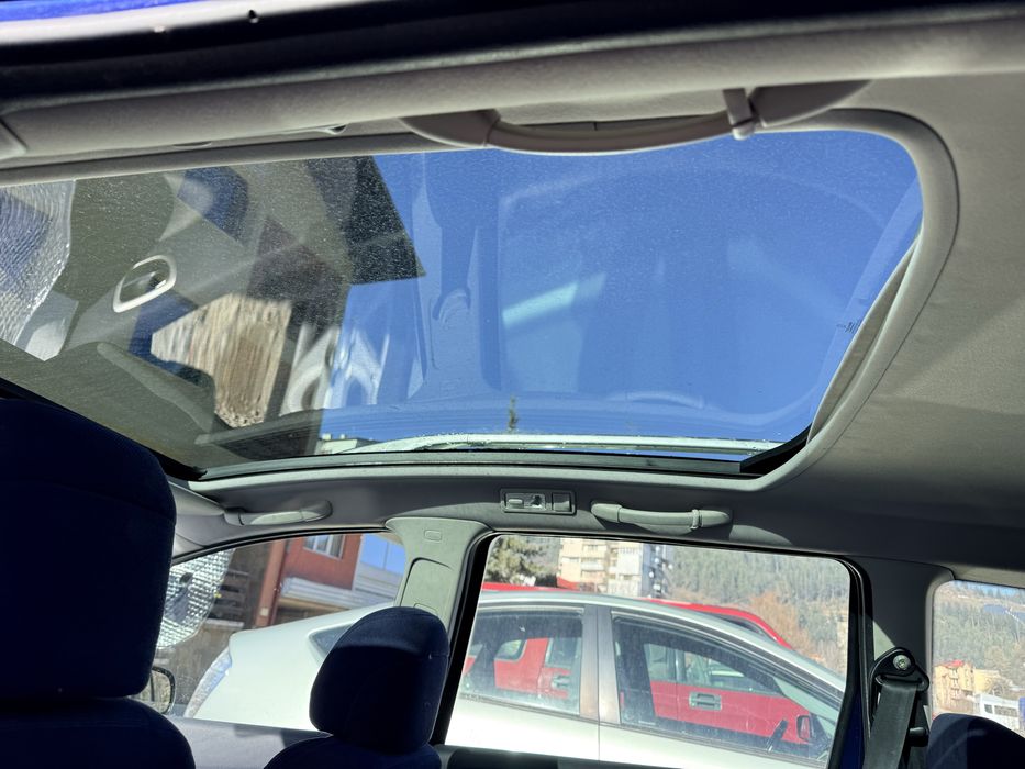 НА ЧАСТИ Peugeot 307sw 2.0i бензин 136кс RFN 7 седалки панорама брони