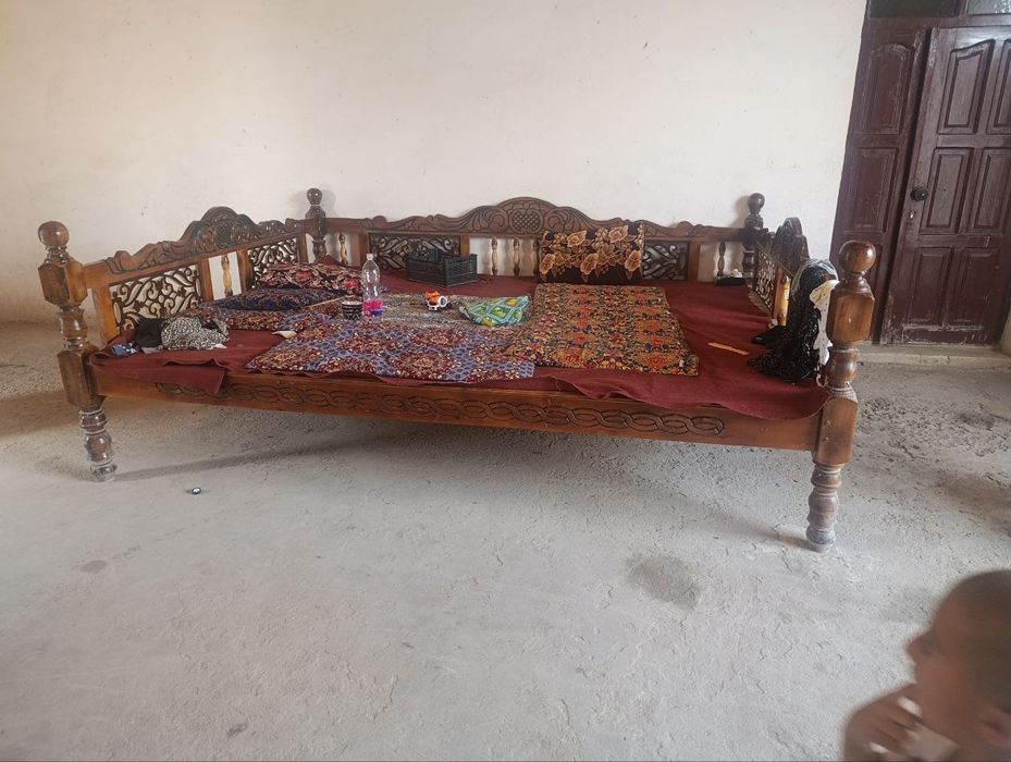 Kiravat sotiladi xolati yaxwi  narxi kelishiladi