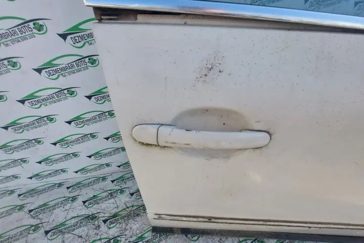 Usa / Portiera fata dreapta Volkswagen VW Passat 2002