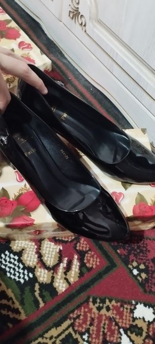 Ayollar baland tuflisi