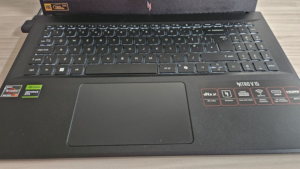 Acer Nitro V15 4060 ryzen 7 16gb