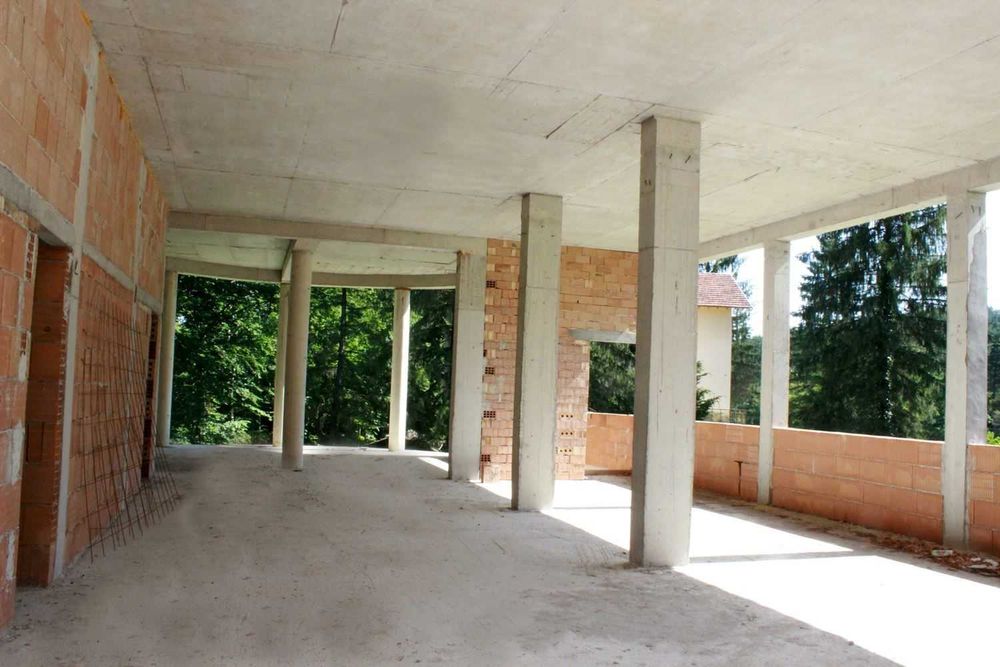 Продава се Хотел в Севлиево - 1674 кв.м за 144 €/кв.м - Снимка #7