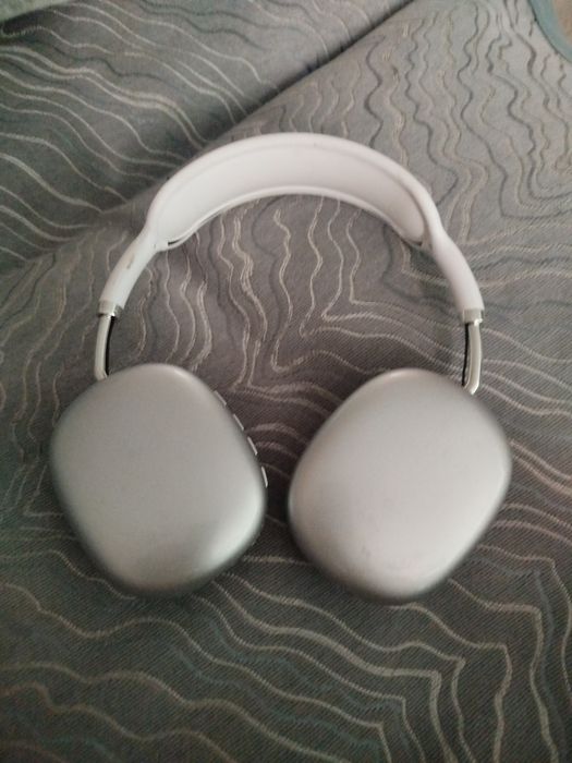 Продам наушники p9