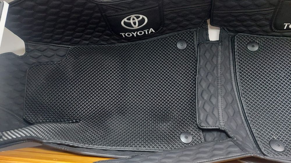 Toyota Avensis 8D полики