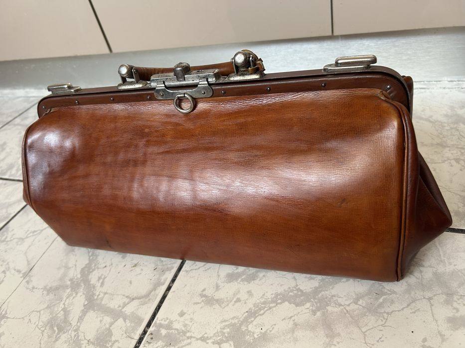 Geanta medic din piele veche de colectie