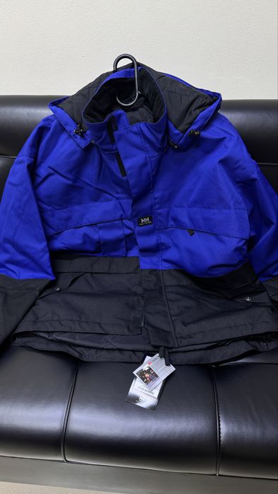 Куртка от бренда HH