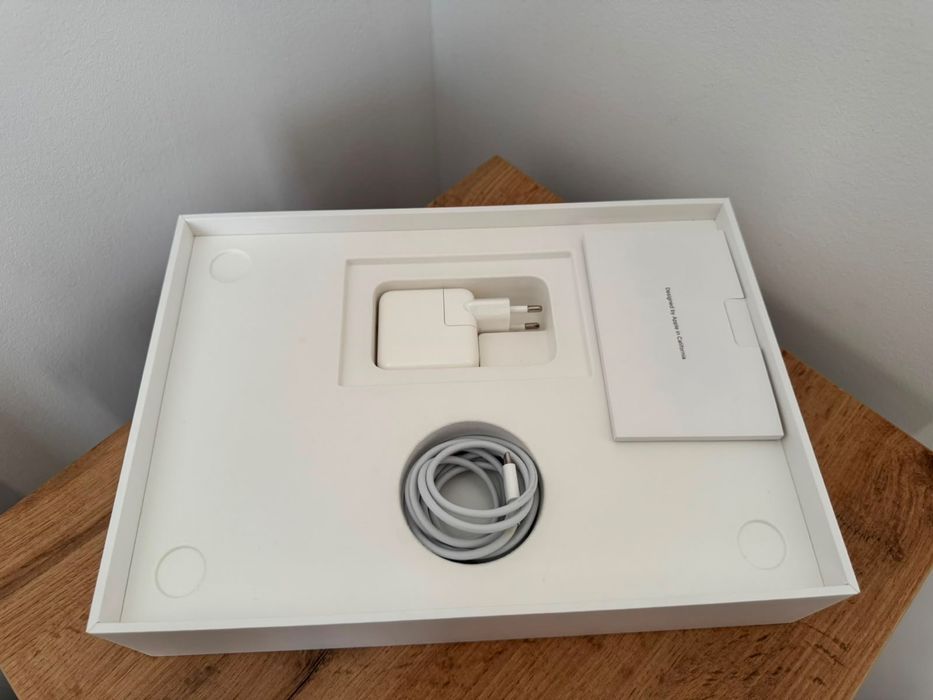 MacBook Air M1 8/512 / 91% bateriei (185 cicluri) / Stare Excelenta / Apple iPhone