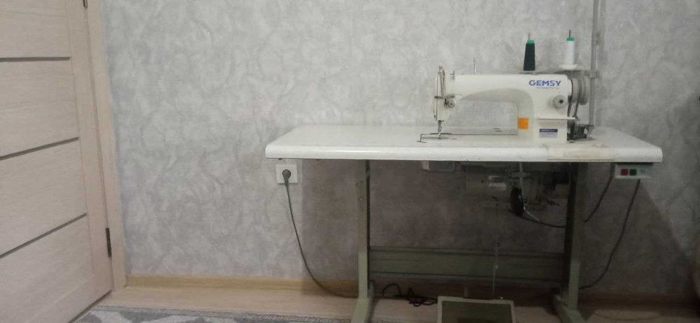 Тикув машинаси сотилади