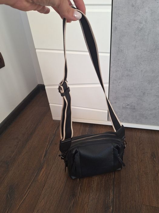 Кожена малка чанта