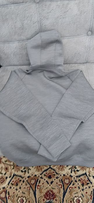 Продам худи Uniqlo