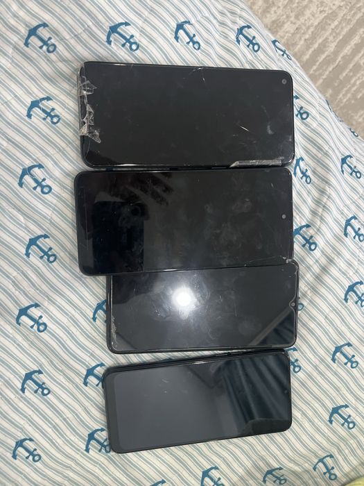 Продаю телефоныы