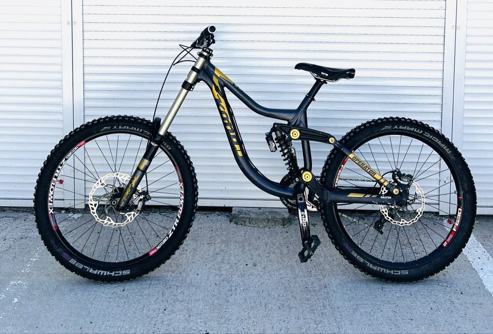 Bicicleta Full Suspension Kona Operator Fox VAN RC  RockShox BoXXer