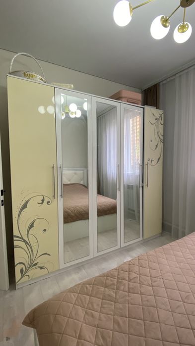 Срочно продам Б/У спальный гарнитур!180*210