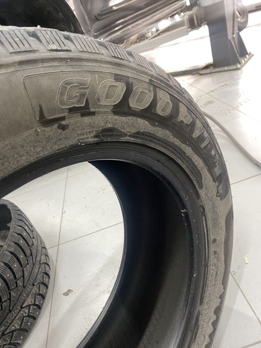 Продам зимние шины 275/55/20