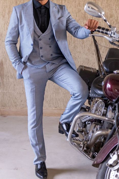 Costum albastru carouri vesta,sacou și pantaloni