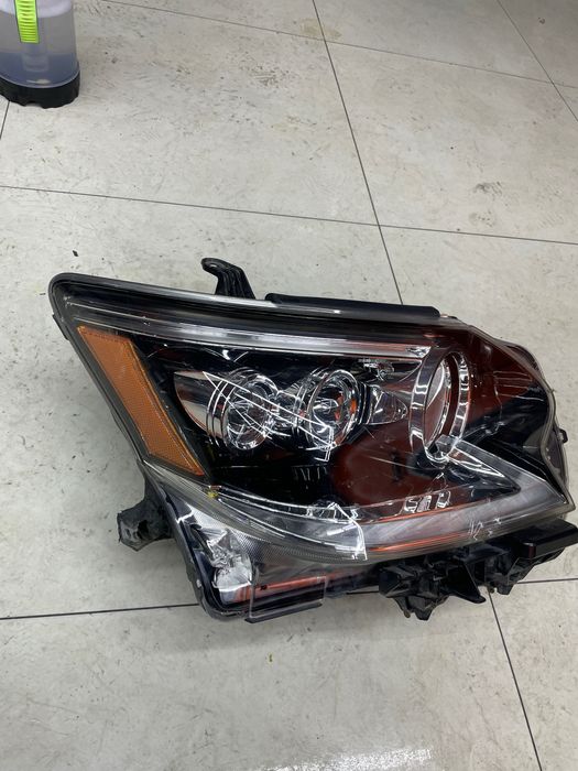 Передние фары Lexus GX 460