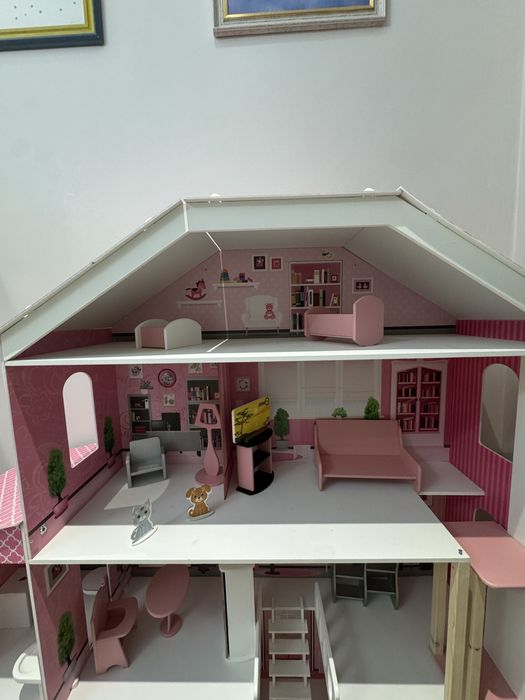 Домик для игры кукол