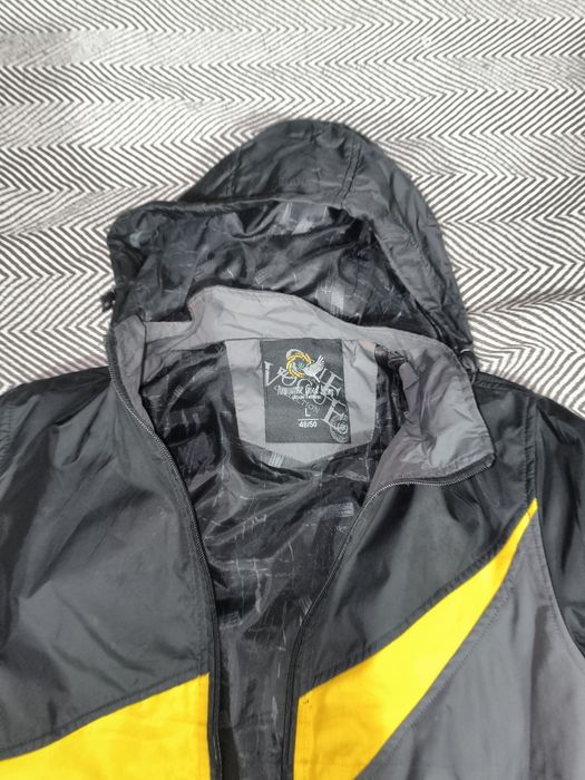 Продам детские куртки 3000 и 5000