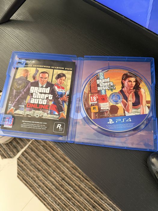 PS4 Slim + 2 controllere originale + 3 jocuri CADOU