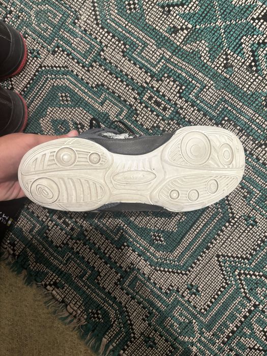 Боркецове asics.