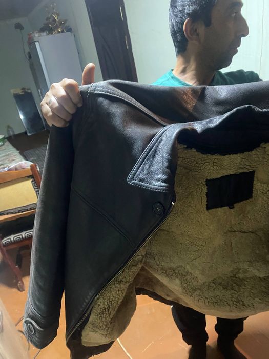 Продам куртку кожанаю превизёную из России в хорошем состоянии