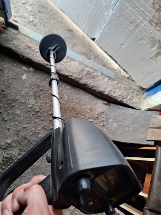 Продам металлоискатель