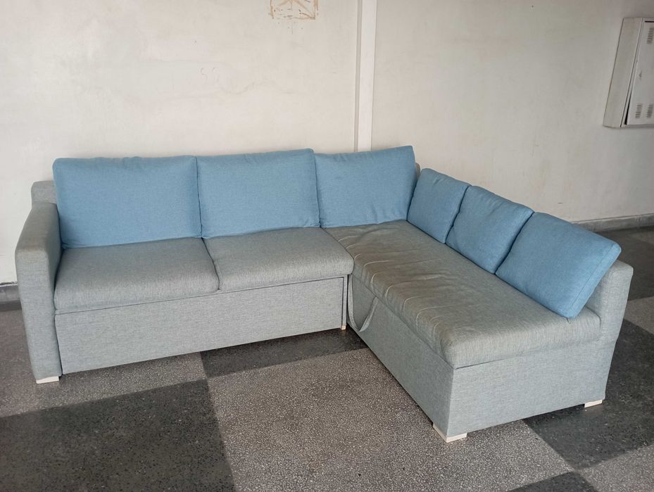 Ъглов разтегателен диван с лежанка и ракла за съхранение