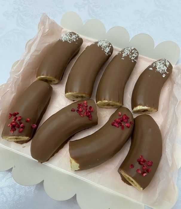Клубника в шоколаде Банан в шоколаде