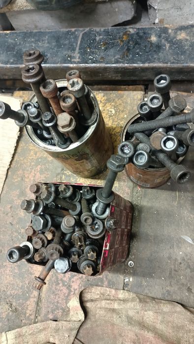 Продам болты Г.б.ц