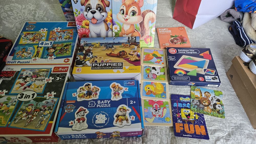 Лот пъзели и игри