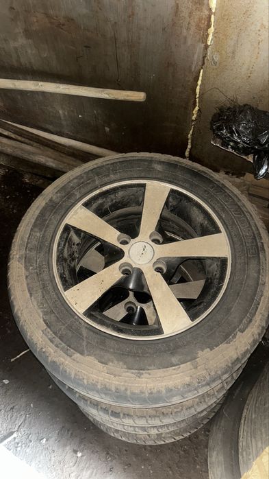 Продам комплект колес R13