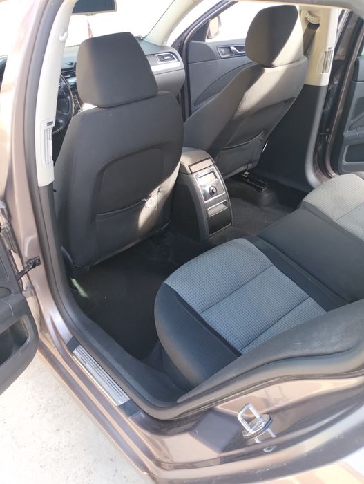 Skoda Superb combi 2011 motor 2000 diesel 140 cp
Skoda Super Combi 2011 manuală