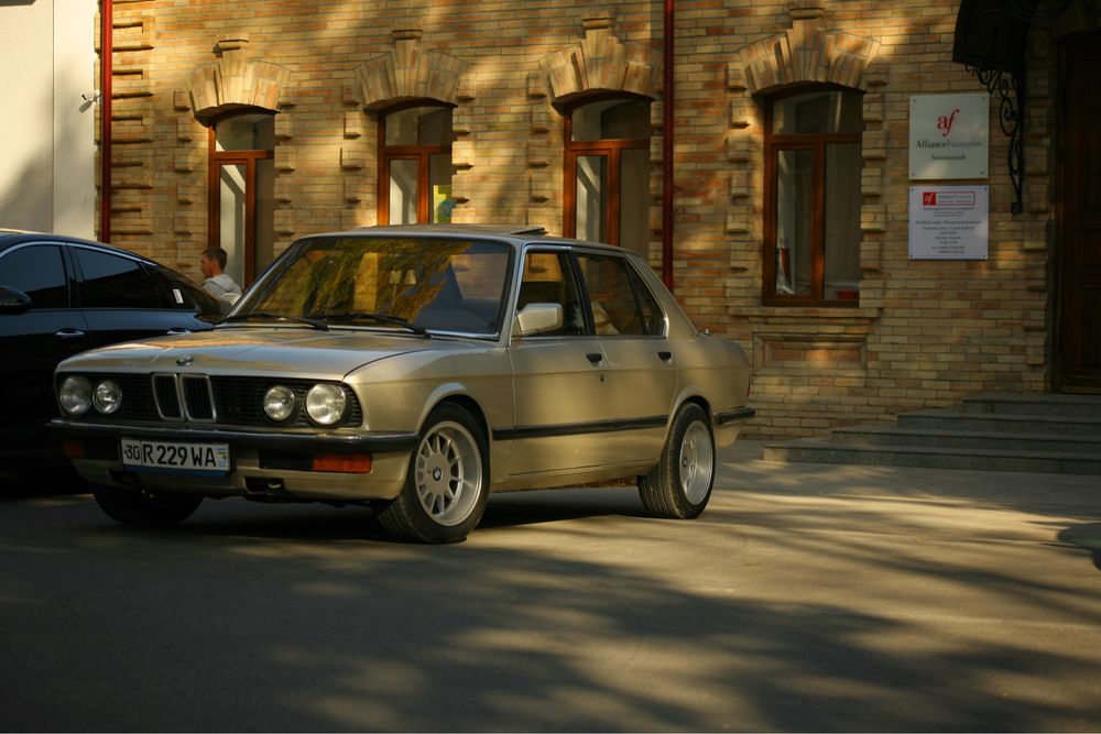 продается Bmw e28