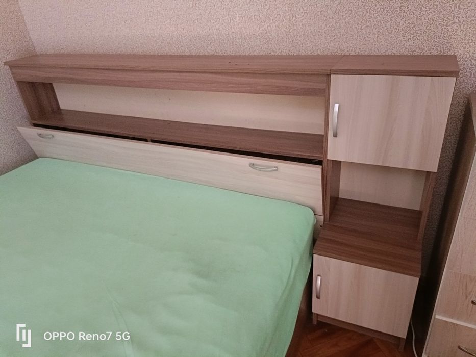 Продам кровать с двумя тумбочками
