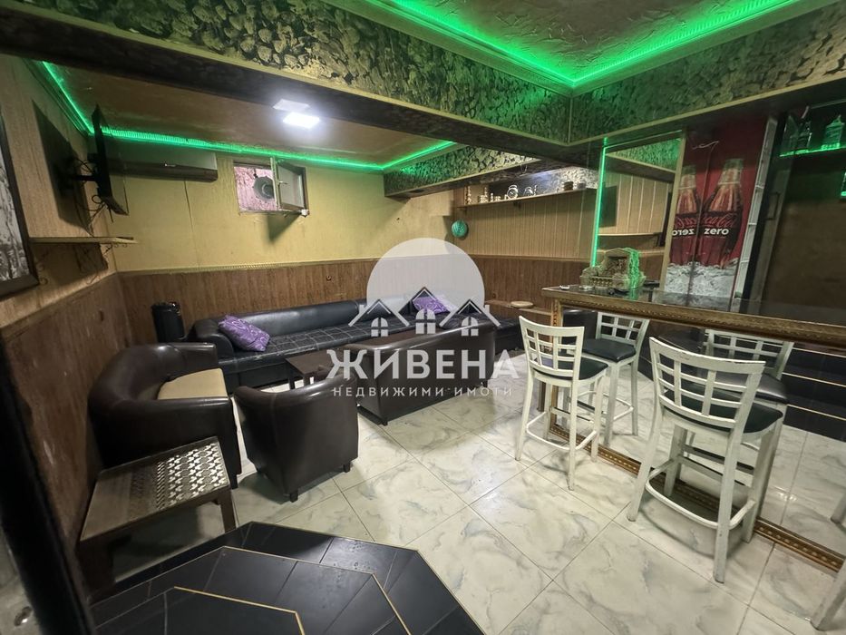 Продавам заведение, кафе-бар в центъра на Варна, площ 71 кв.м