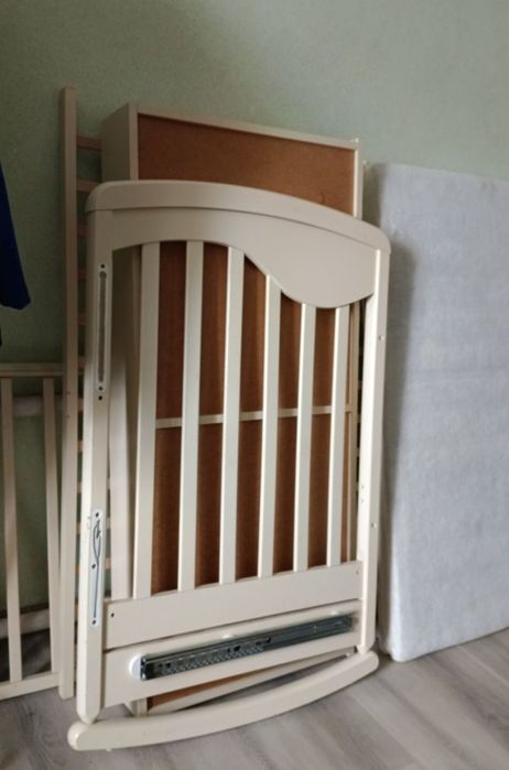 Продам детскую кроватку