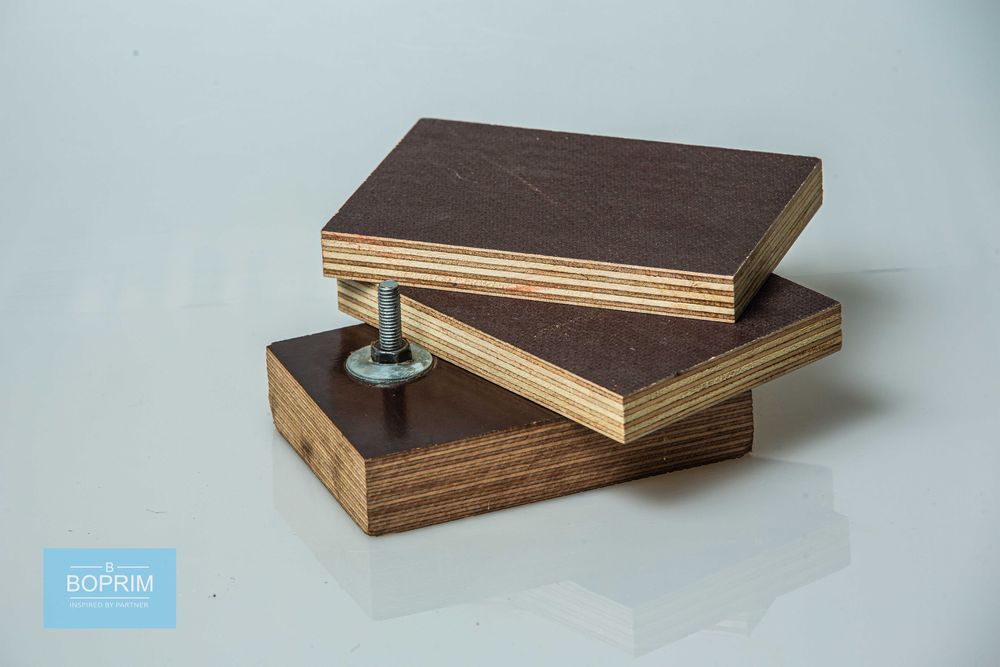 Placaj antiderapant pentru podea remorci/semiremorci, din esenta tare.