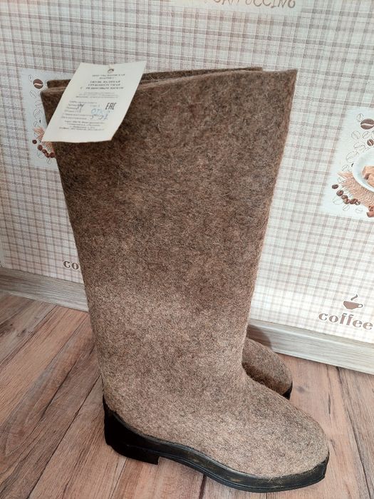 Продам валенки 31, 33 размеры